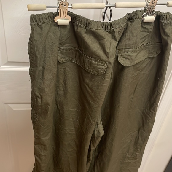 H&M Parachute Pants - Green - Wide Leg - Picture 3 of 3